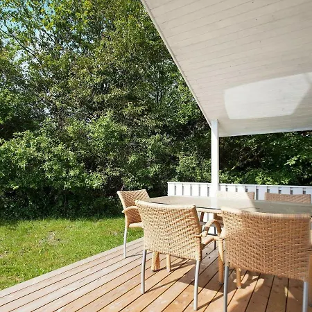 Two-bedroom Holiday In 13 * Dannemare